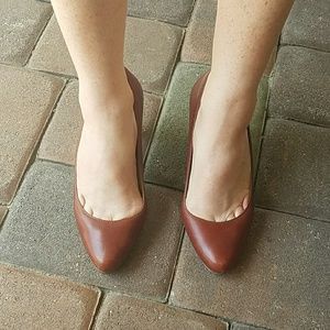 Sz. 5 Cole Haan brown leather heels
